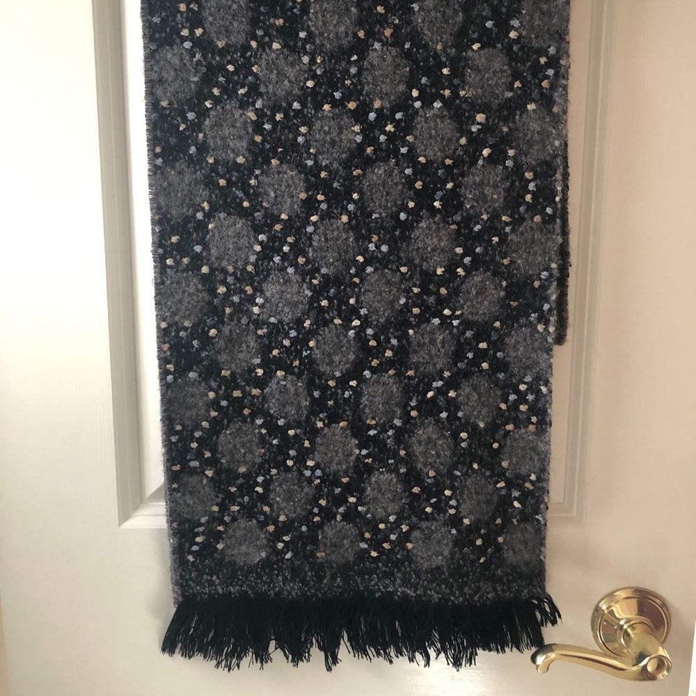 Black/grey/pink scarf🧣